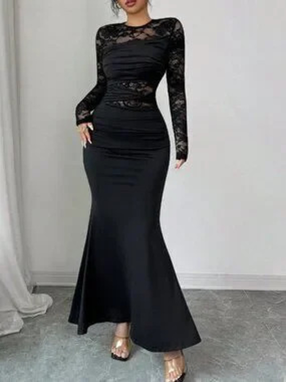 ZARA Black Elegant Minimalist Women's Ruched Lace Stretch Round Neck Dress